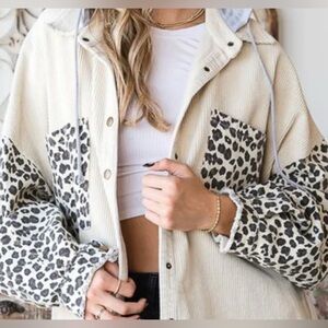 NWOT Oli & Hali Cream/Black/gray washed Leopard cordoroy shacket w pockets